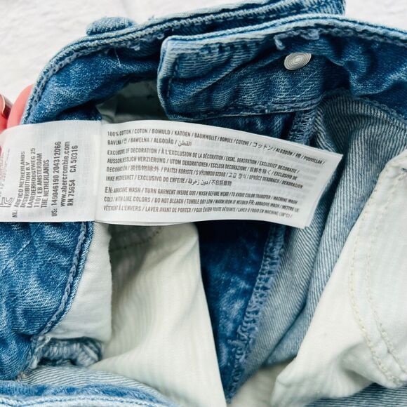 Abercrombie &‎ Fitch Distressed Mid Rise Denim Short 2/26 Light Wash 100% Cotton - Picture 4 of 8